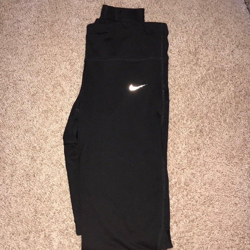 Black Nike leggings